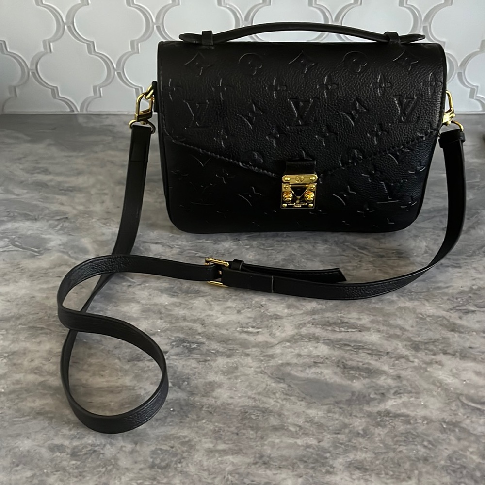 Louis Vuitton Pochette Métis Monogram Empreinte Leather